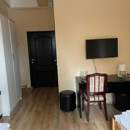 Dnd-X Hotel Pancevo Ngoại thất bức ảnh
