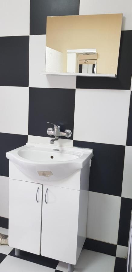 Dnd-X Hotel Pancevo Ngoại thất bức ảnh