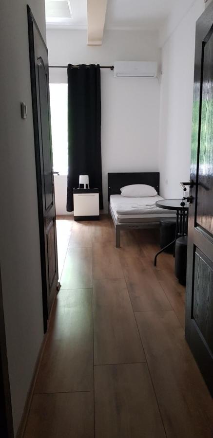 Dnd-X Hotel Pancevo Ngoại thất bức ảnh