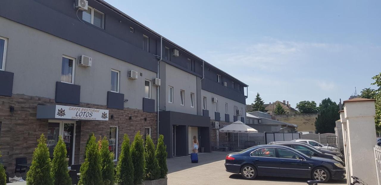 Dnd-X Hotel Pancevo Ngoại thất bức ảnh