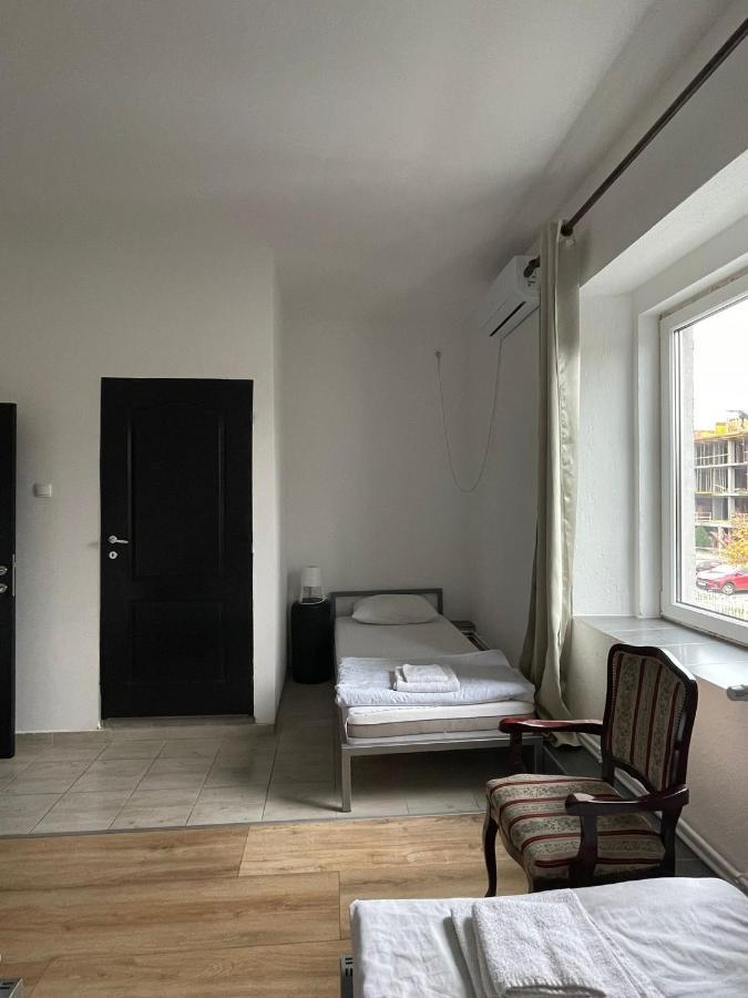 Dnd-X Hotel Pancevo Ngoại thất bức ảnh