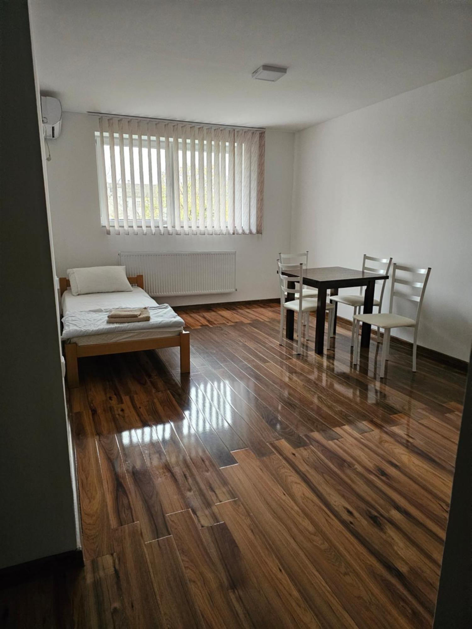 Dnd-X Hotel Pancevo Ngoại thất bức ảnh