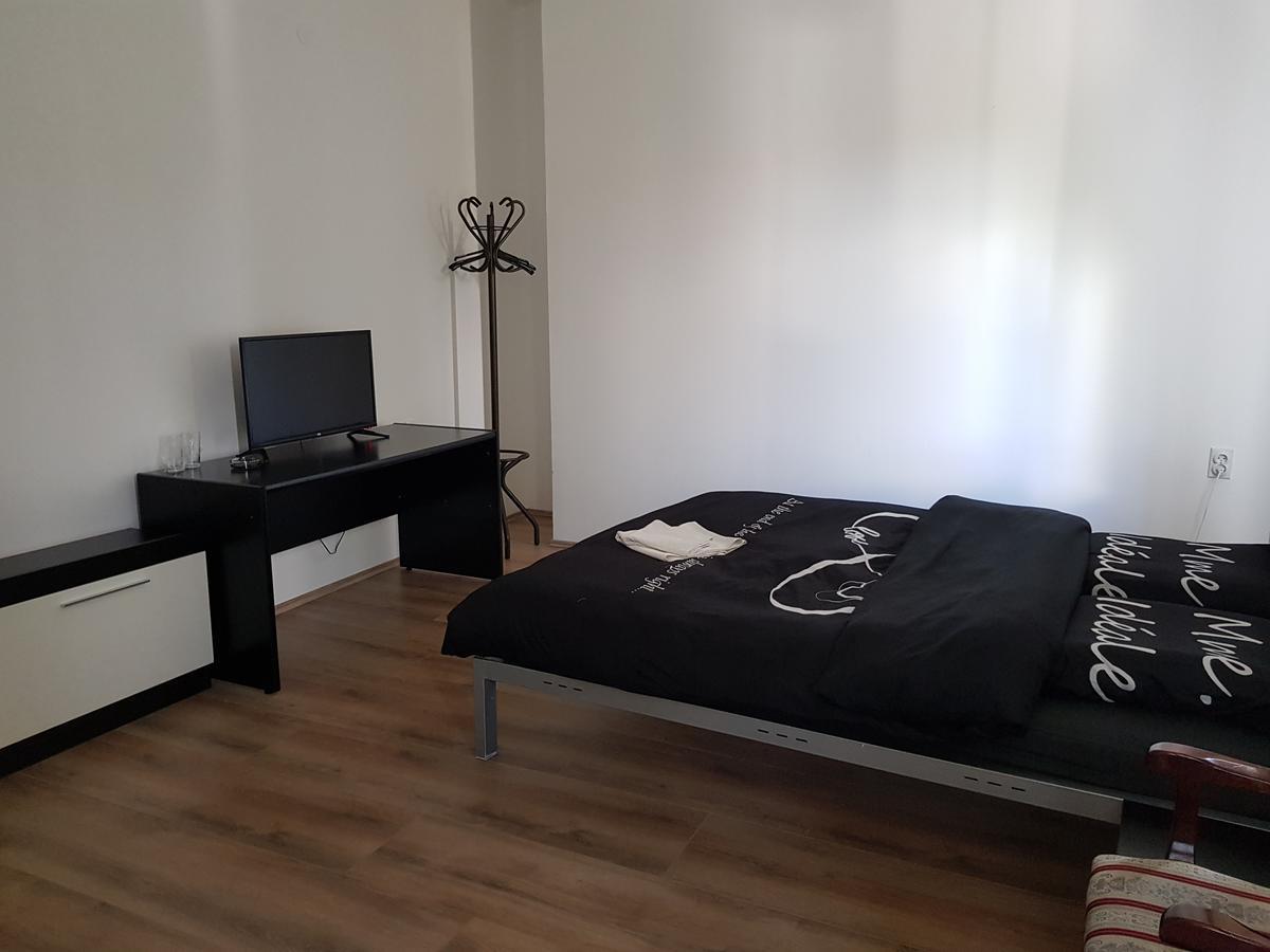 Dnd-X Hotel Pancevo Ngoại thất bức ảnh