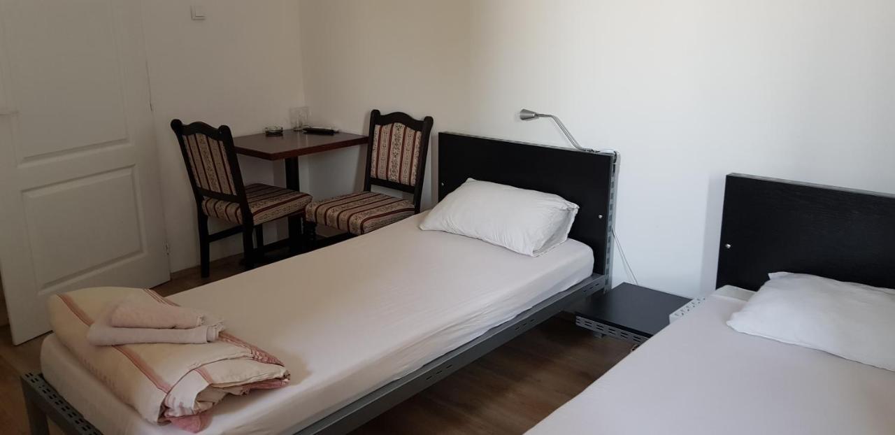 Dnd-X Hotel Pancevo Ngoại thất bức ảnh