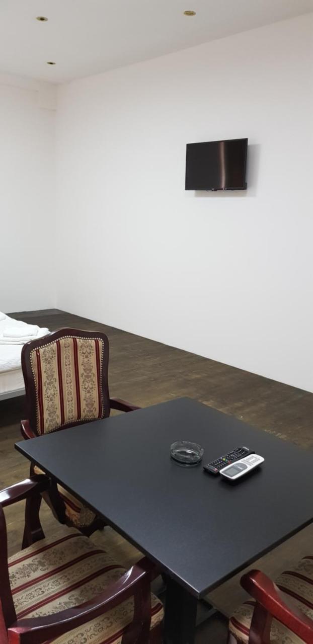 Dnd-X Hotel Pancevo Ngoại thất bức ảnh