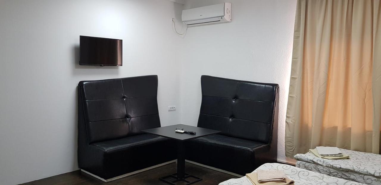 Dnd-X Hotel Pancevo Ngoại thất bức ảnh
