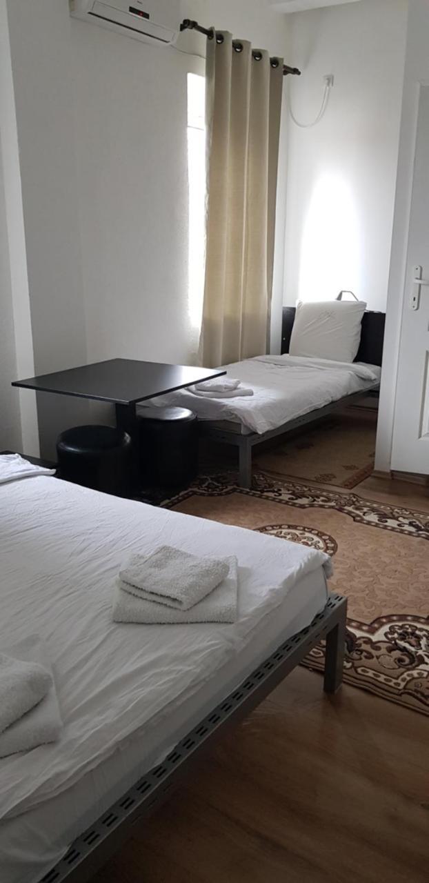 Dnd-X Hotel Pancevo Ngoại thất bức ảnh