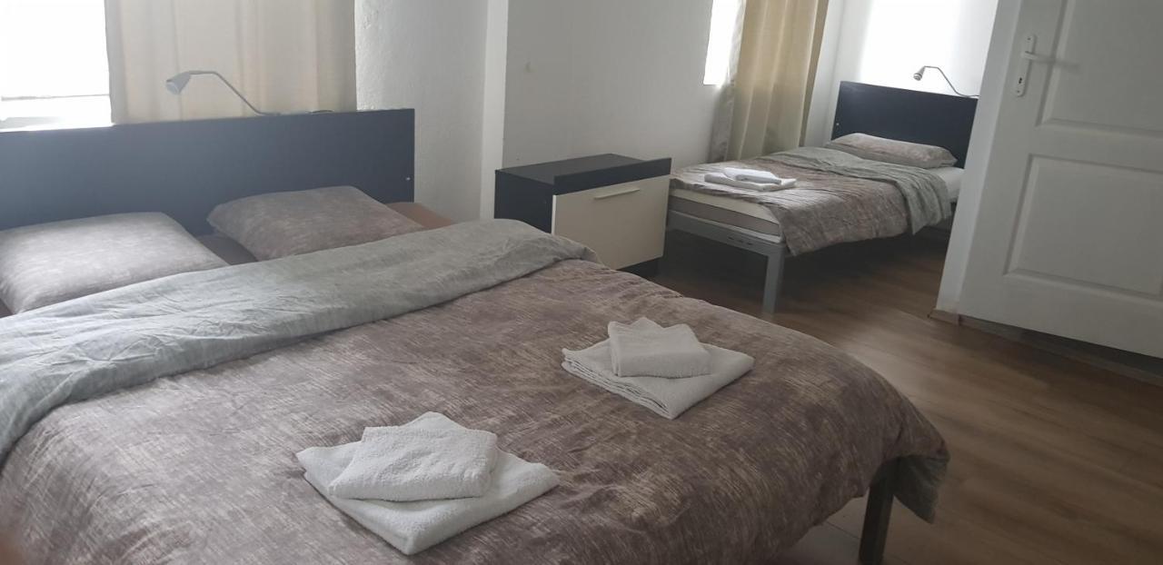 Dnd-X Hotel Pancevo Ngoại thất bức ảnh